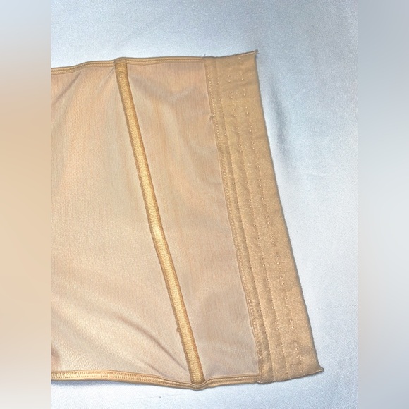 Sofia Intimates by Sofia Vergara Women's Power Mesh Waist Trainer - Picture 13 of 14